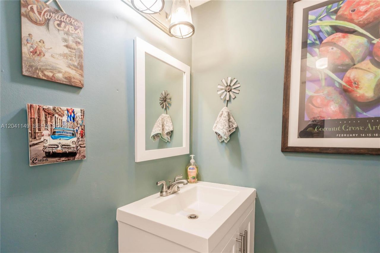2956 Bird Ave, Unit 6, Miami, FL 33133 Photo