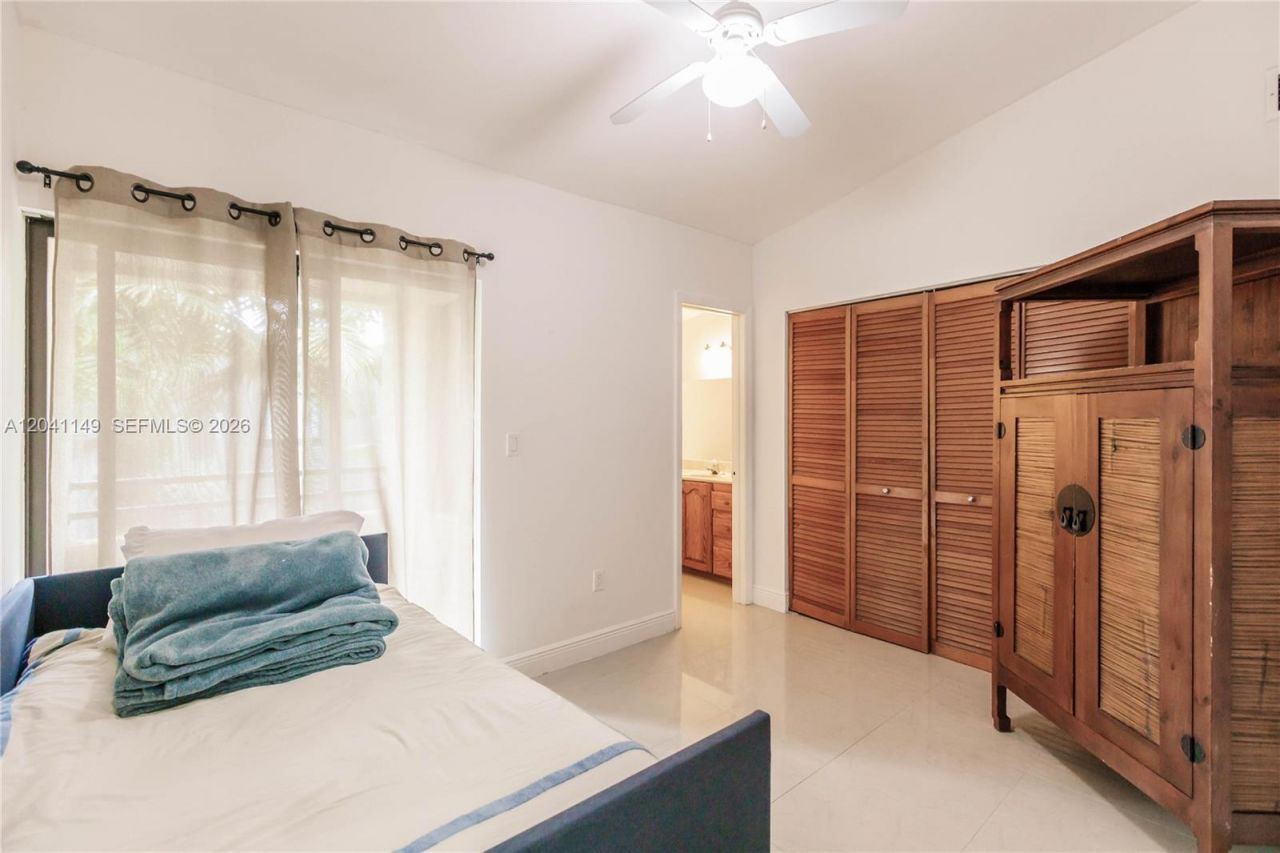 2956 Bird Ave, Unit 6, Miami, FL 33133 Photo