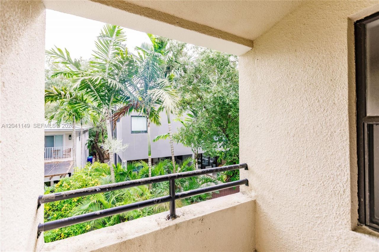 2956 Bird Ave, Unit 6, Miami, FL 33133 Photo