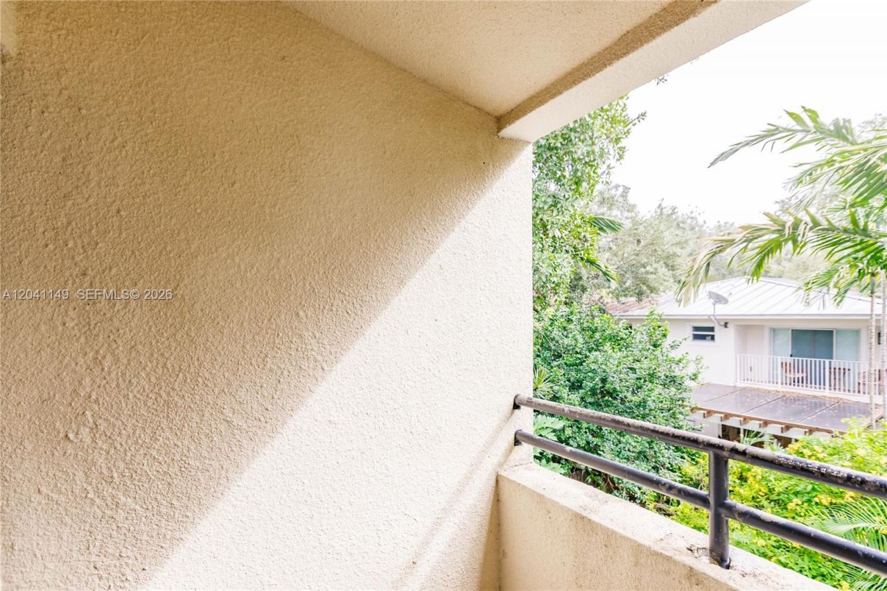 2956 Bird Ave , Unit 6, Miami, FL 33133 Photo