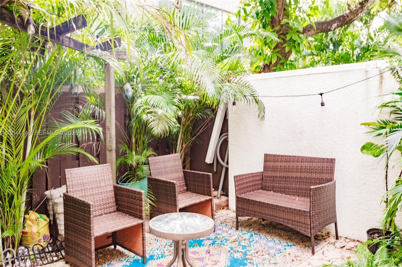 2956 Bird Ave, Unit 6, Miami, FL 33133 Photo