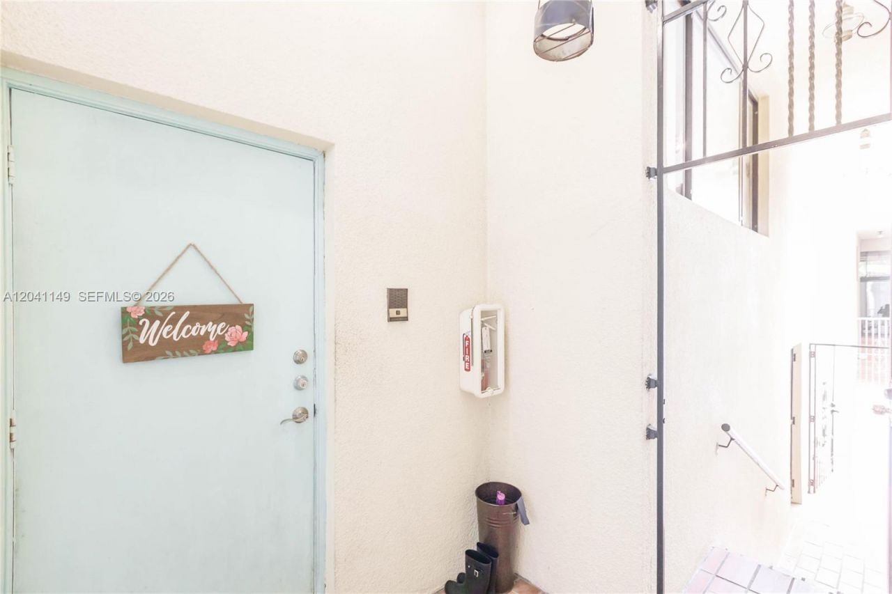 2956 Bird Ave, Unit 6, Miami, FL 33133 Photo