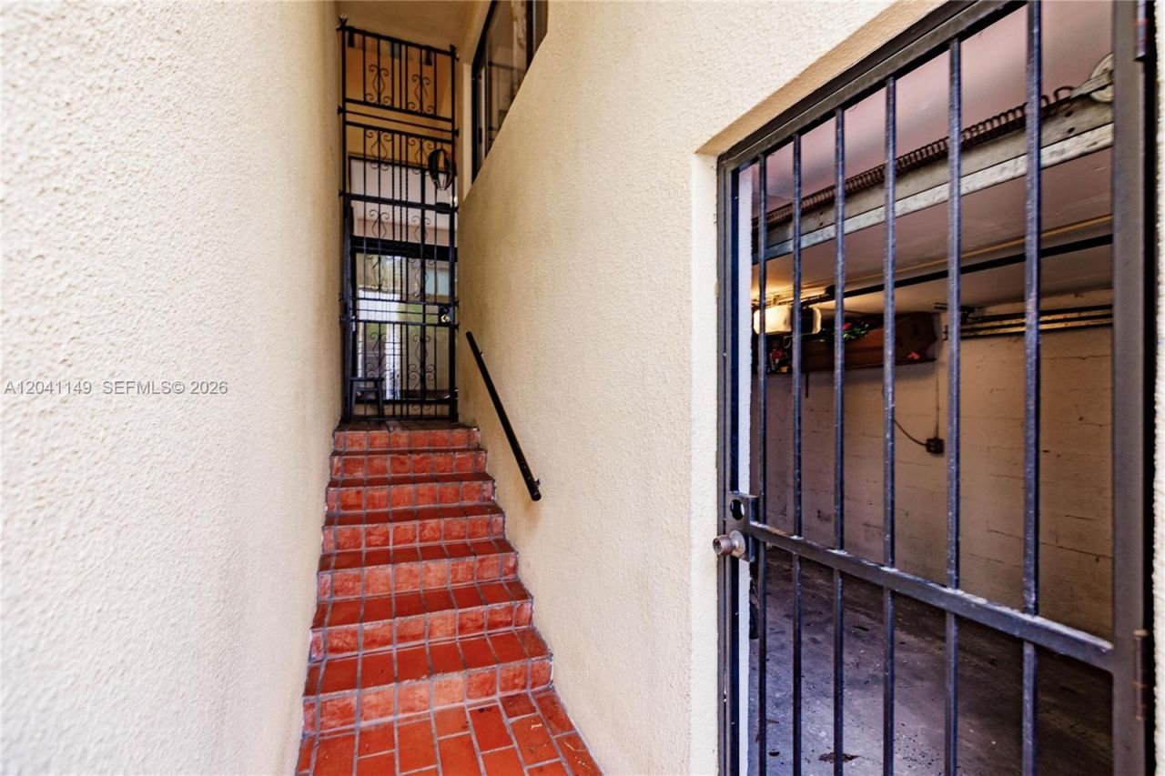 2956 Bird Ave , Unit 6, Miami, FL 33133 Photo