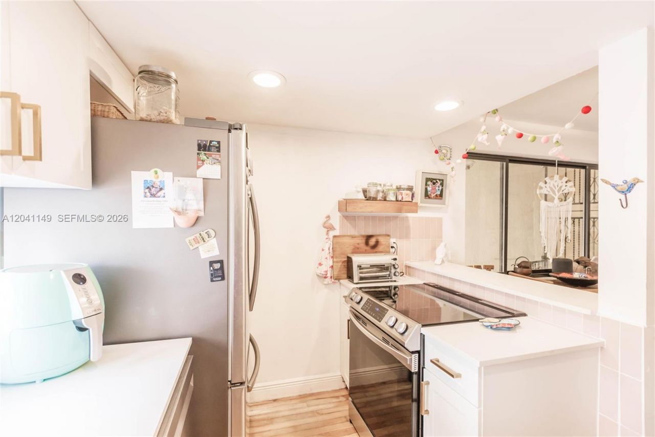 2956 Bird Ave, Unit 6, Miami, FL 33133 Photo