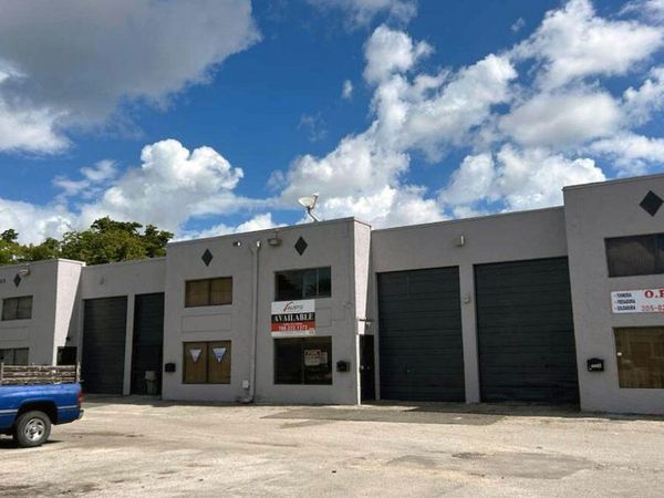 1750 W 39th Place, Unit 1005, Hialeah, FL 33018