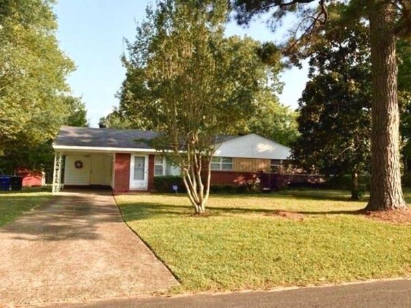 6323 Santa Monica Boulevard , Shreveport, LA 71119