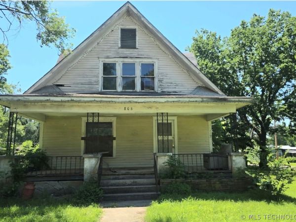 806 S Pecan Street, Nowata, OK 74048