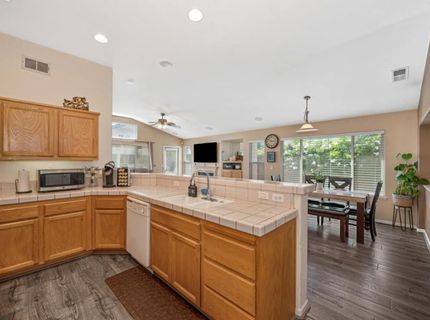 5376 Buckwood Way, Sacramento, CA 95835 Photo