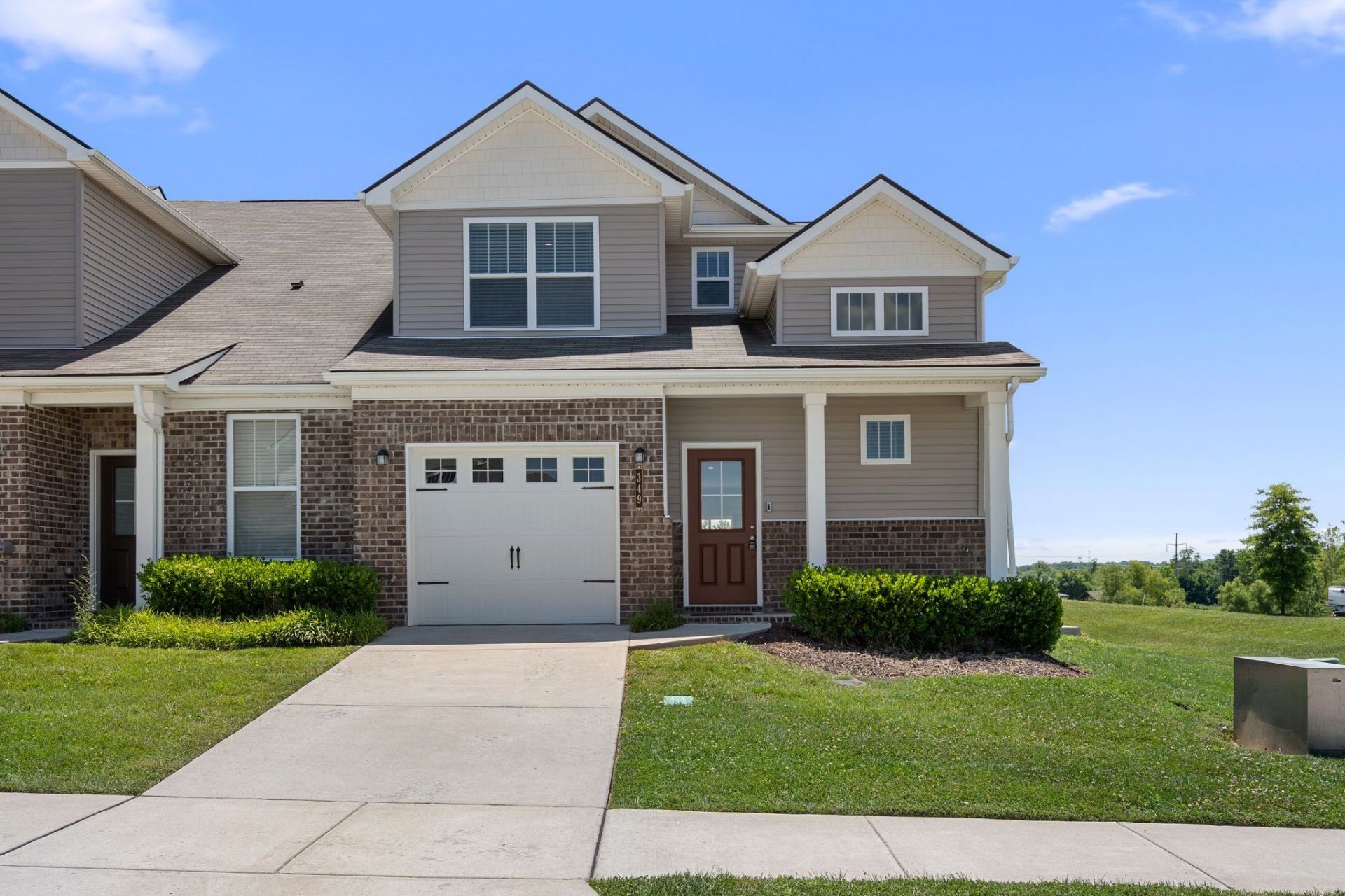 349 Casper Dr , Spring Hill, TN 37174 Main Photo