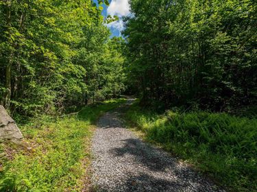 3091B Pleasantdale Road, Kingwood, WV 26537