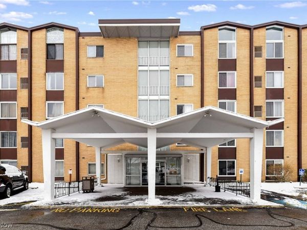 25735 Lorain Road , Unit 506, North Olmsted, OH 44070