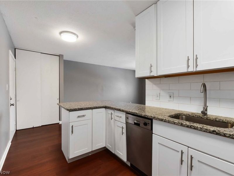 25735 Lorain Road, Unit 506, North Olmsted, OH 44070 Photo 5
