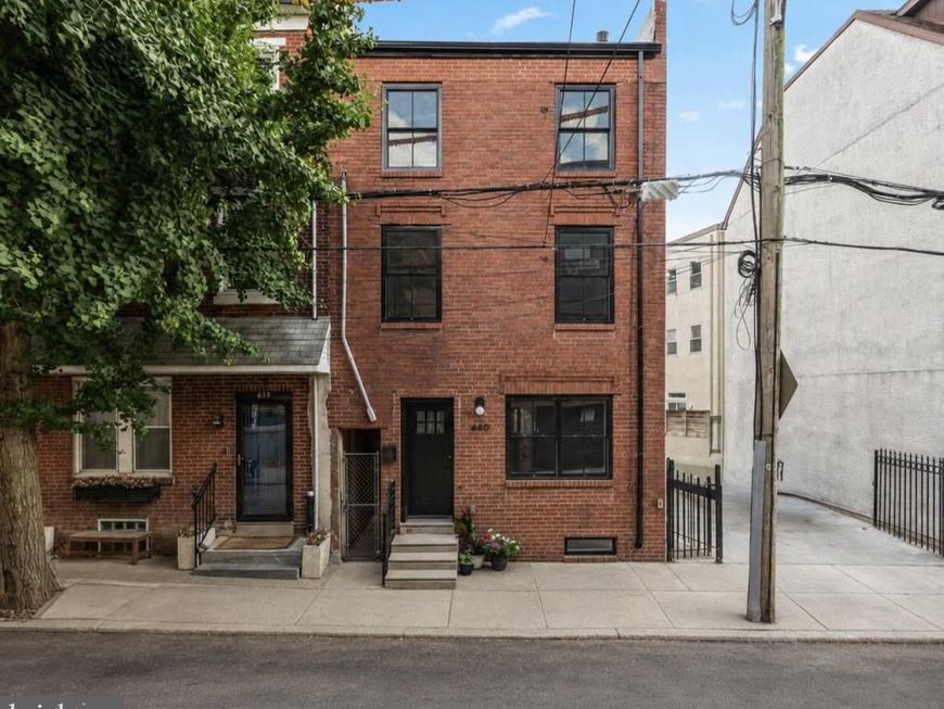 440 Poplar Street, Philadelphia, PA 19123 Main Photo