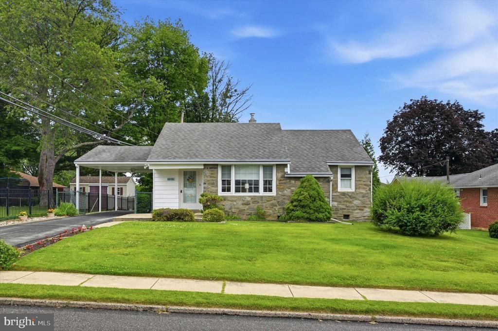 105 HARMIL ROAD, BROOMALL, PA 19008