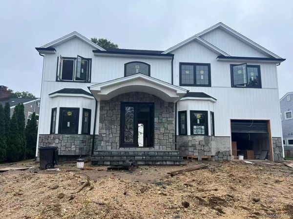 112 Columbia Drive, Jericho, NY 11753