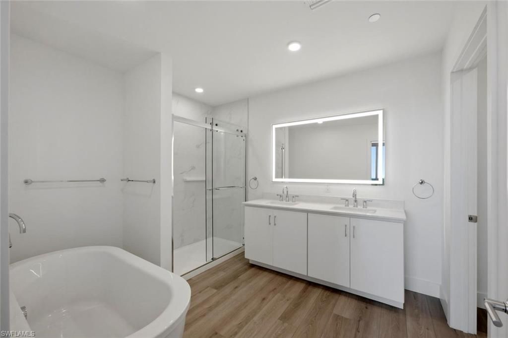 1950 Mayfair St, Unit PH8, Naples, FL 34104 Photo