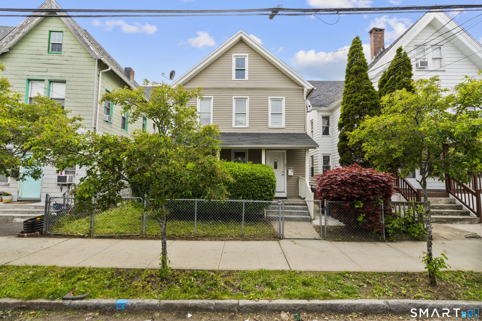 651 Iranistan, Bridgeport, CT 06605 Main Photo