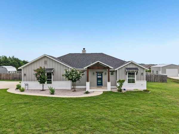 109 Silverado DR, Bertram, TX 78605