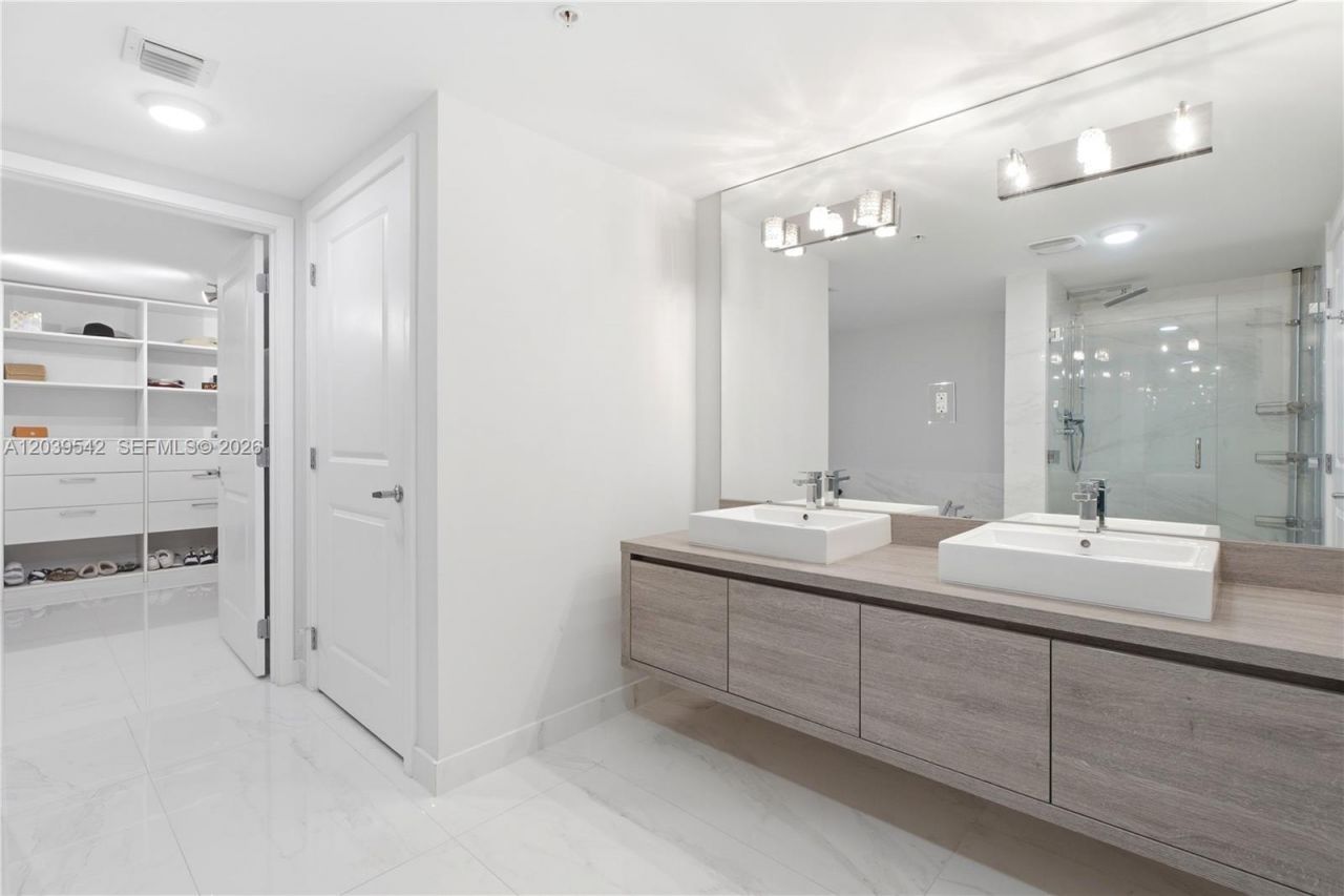 400 Sunny Isles Blvd , Unit 1817, Sunny Isles Beach, FL 33160 Photo