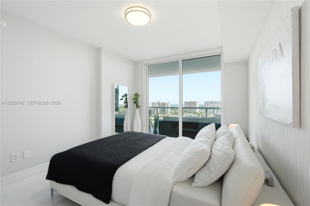 400 Sunny Isles Blvd , Unit 1817, Sunny Isles Beach, FL 33160 Photo