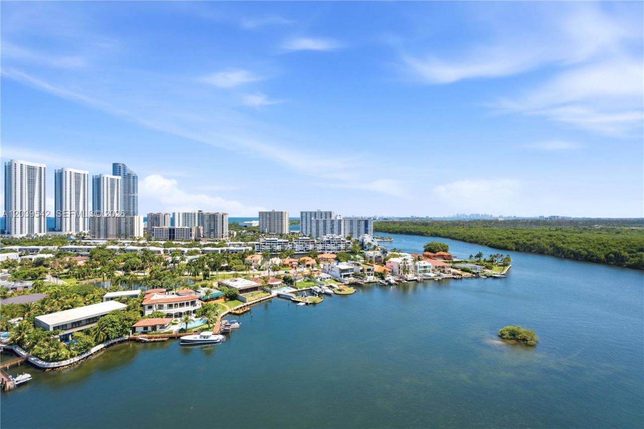 400 Sunny Isles Blvd , Unit 1817, Sunny Isles Beach, FL 33160 Photo