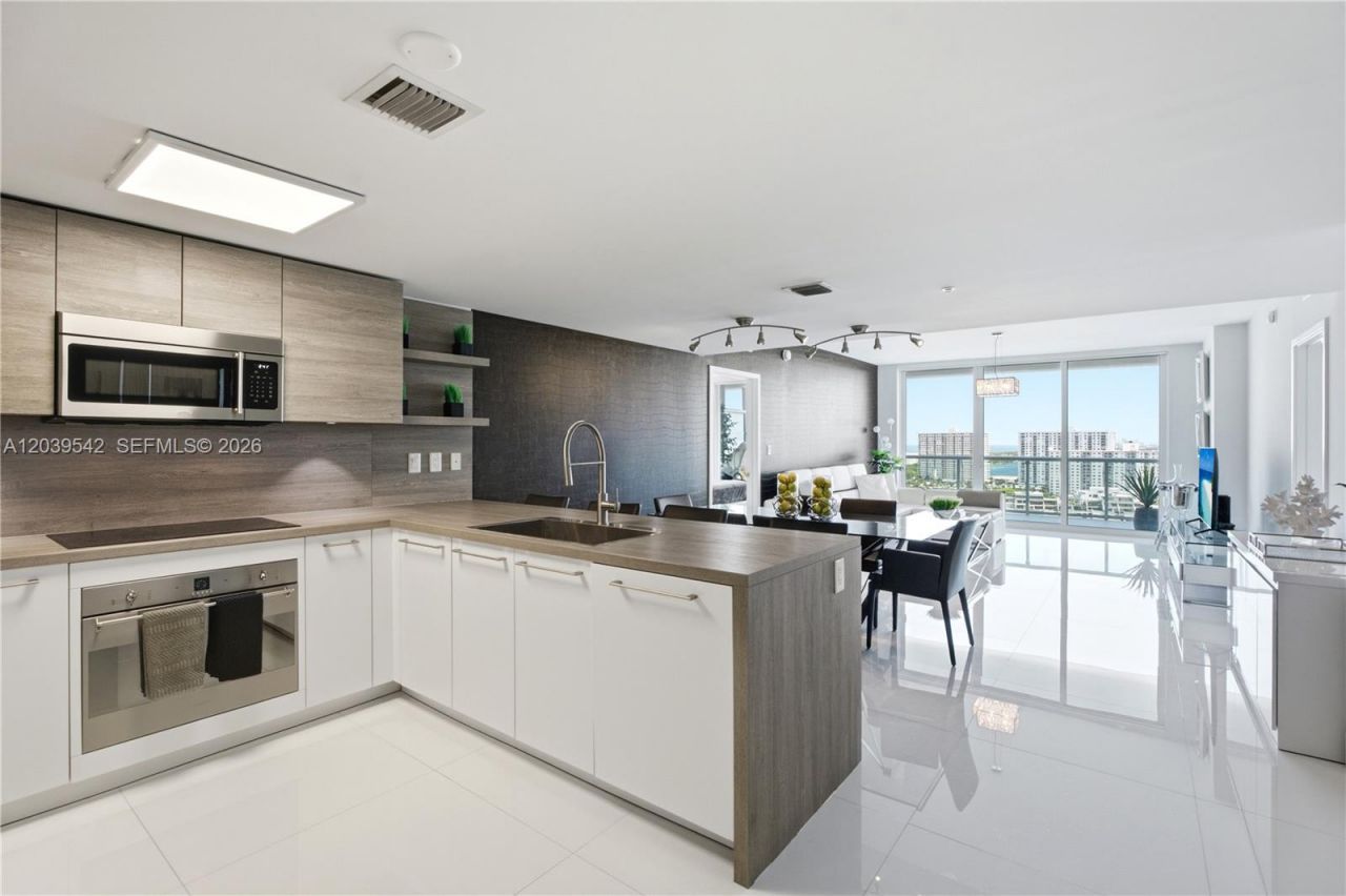 400 Sunny Isles Blvd , Unit 1817, Sunny Isles Beach, FL 33160 Photo