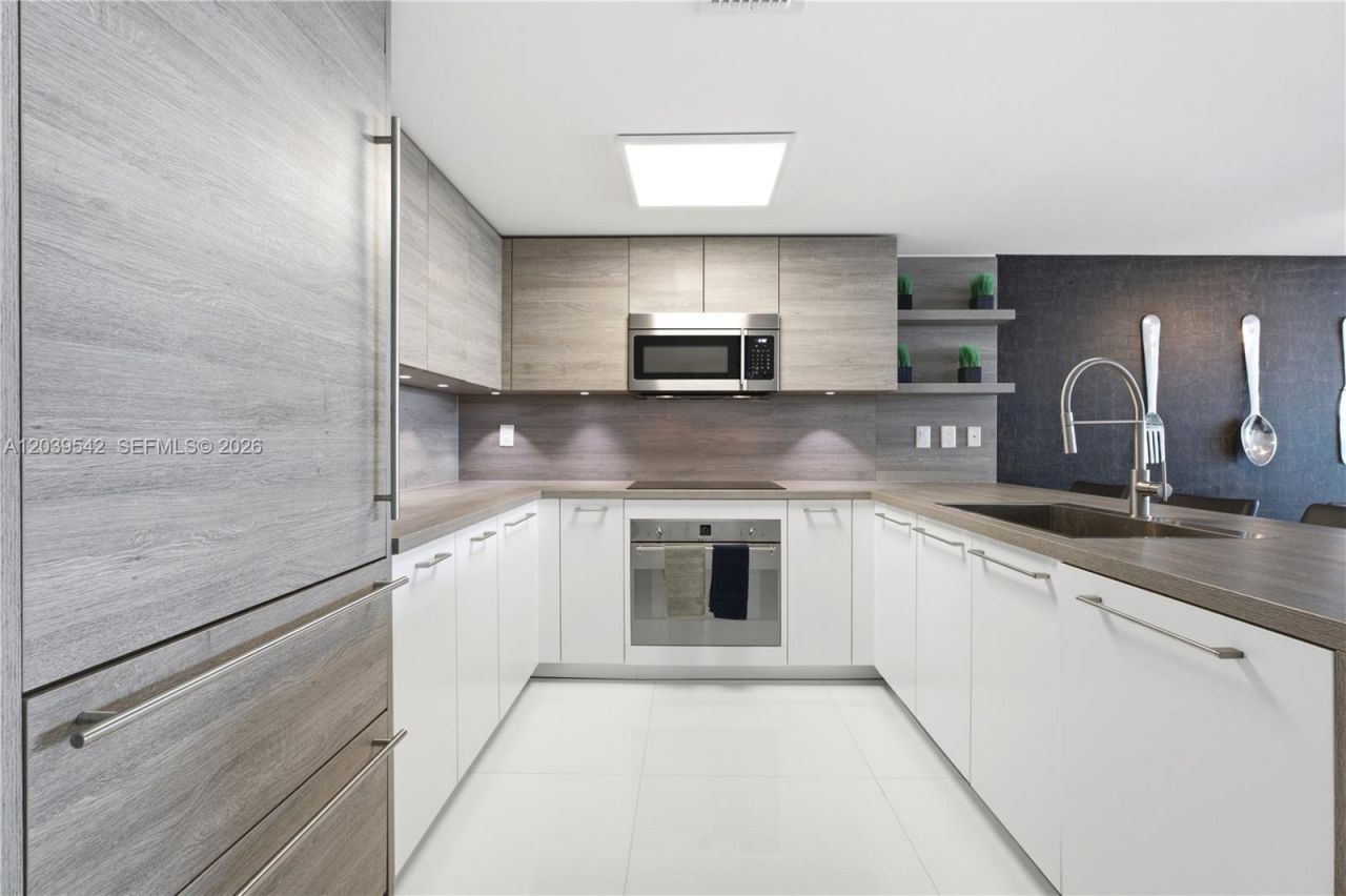 400 Sunny Isles Blvd , Unit 1817, Sunny Isles Beach, FL 33160 Photo