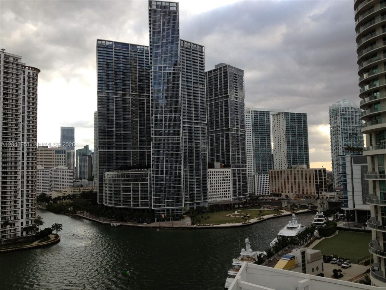 325 S Biscayne Blvd , Unit 1414, Miami, FL 33131 Photo