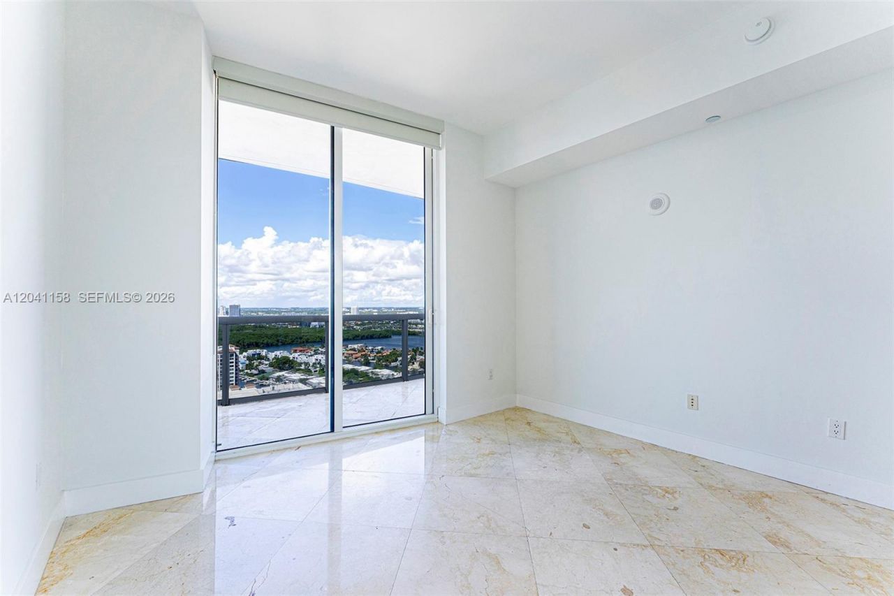15901 Collins Ave , Unit 2805, Sunny Isles Beach, FL 33160 Photo