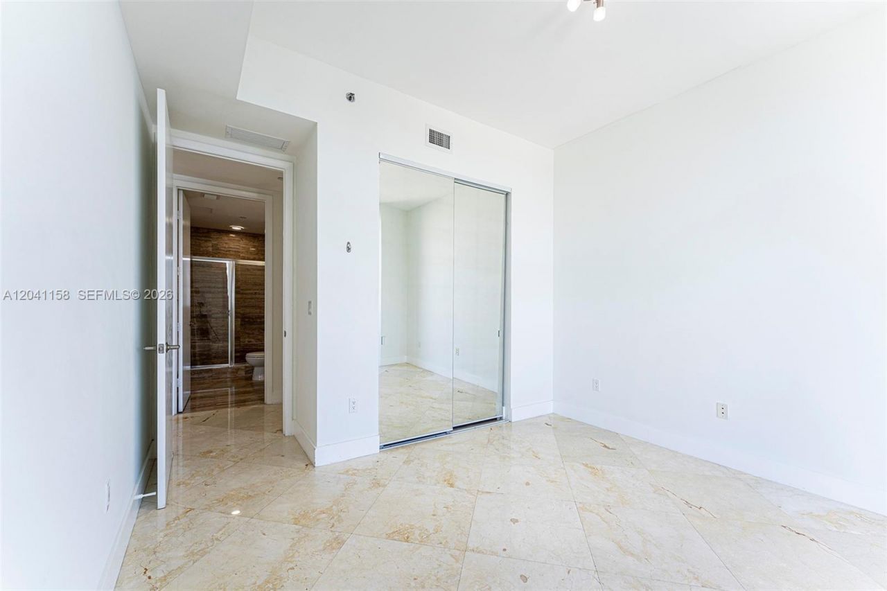 15901 Collins Ave , Unit 2805, Sunny Isles Beach, FL 33160 Photo