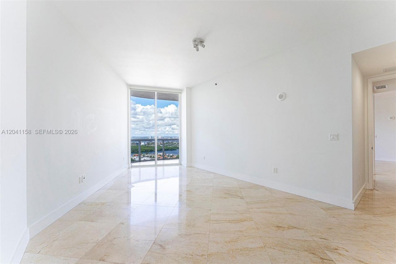 15901 Collins Ave , Unit 2805, Sunny Isles Beach, FL 33160 Photo