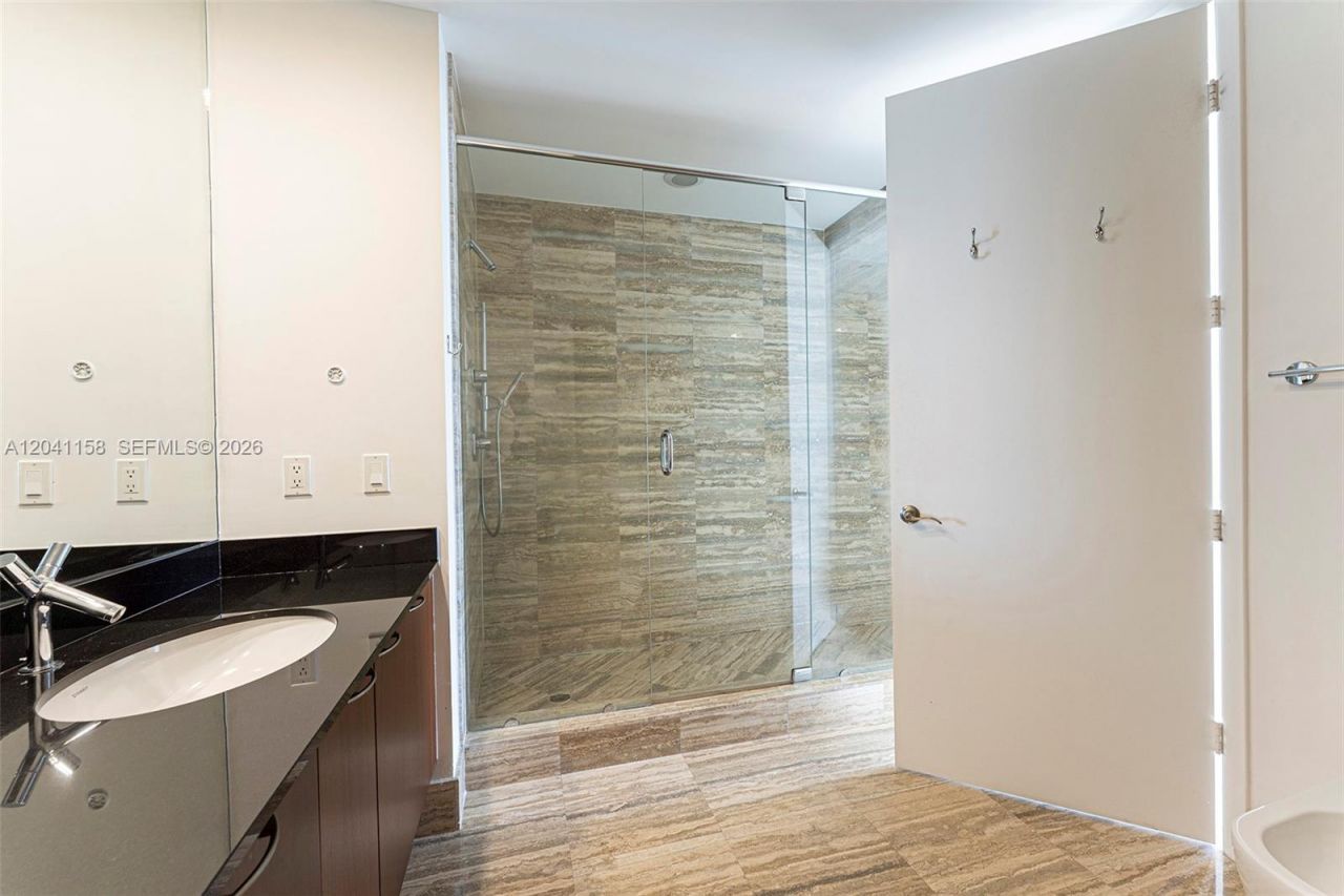 15901 Collins Ave , Unit 2805, Sunny Isles Beach, FL 33160 Photo