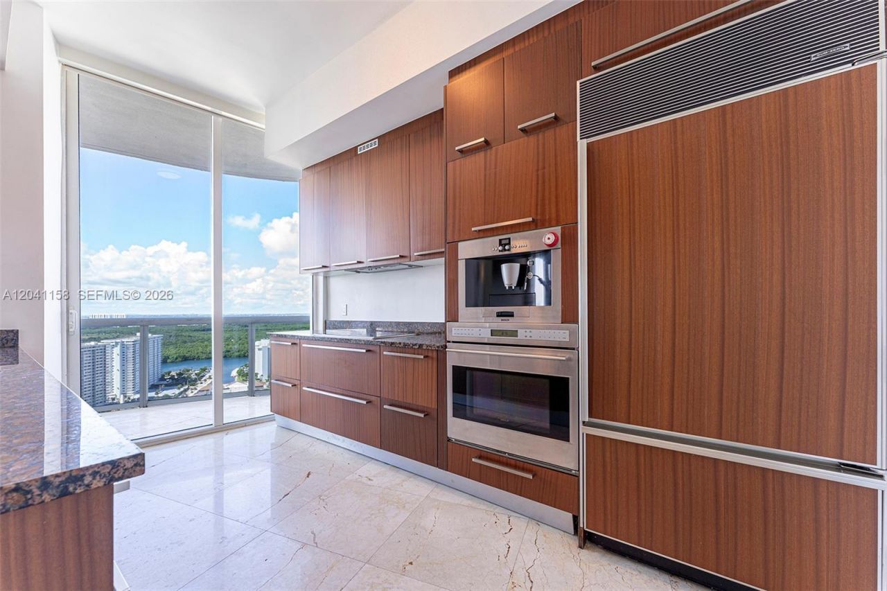 15901 Collins Ave , Unit 2805, Sunny Isles Beach, FL 33160 Photo
