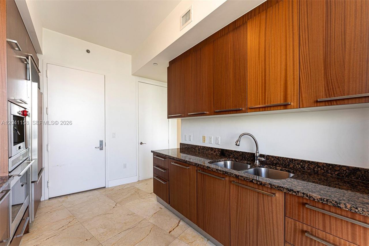 15901 Collins Ave , Unit 2805, Sunny Isles Beach, FL 33160 Photo