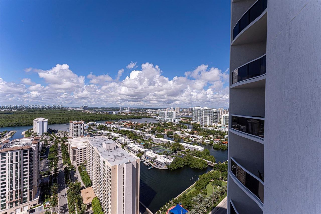 15901 Collins Ave , Unit 2805, Sunny Isles Beach, FL 33160 Photo