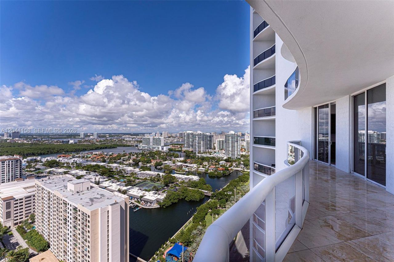 15901 Collins Ave , Unit 2805, Sunny Isles Beach, FL 33160 Photo