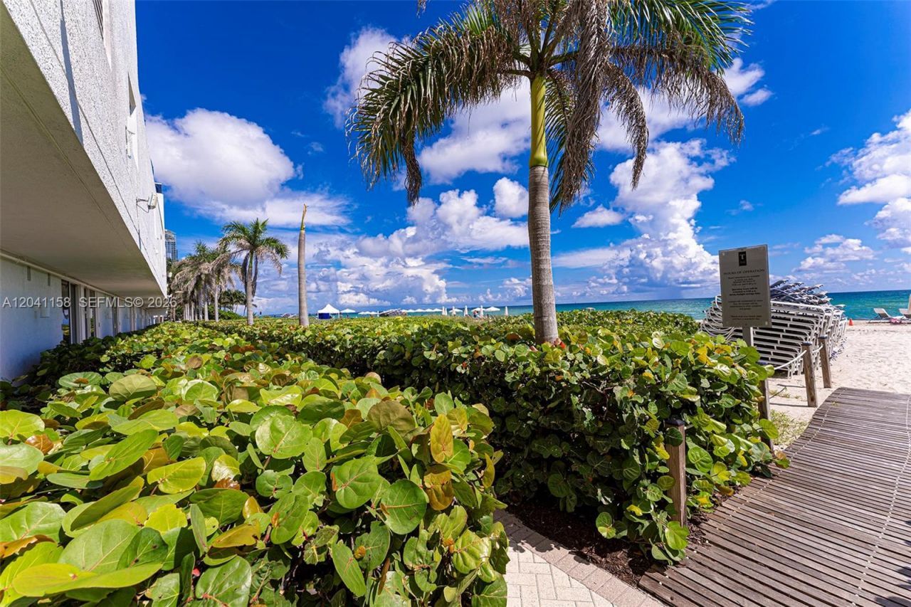 15901 Collins Ave , Unit 2805, Sunny Isles Beach, FL 33160 Photo