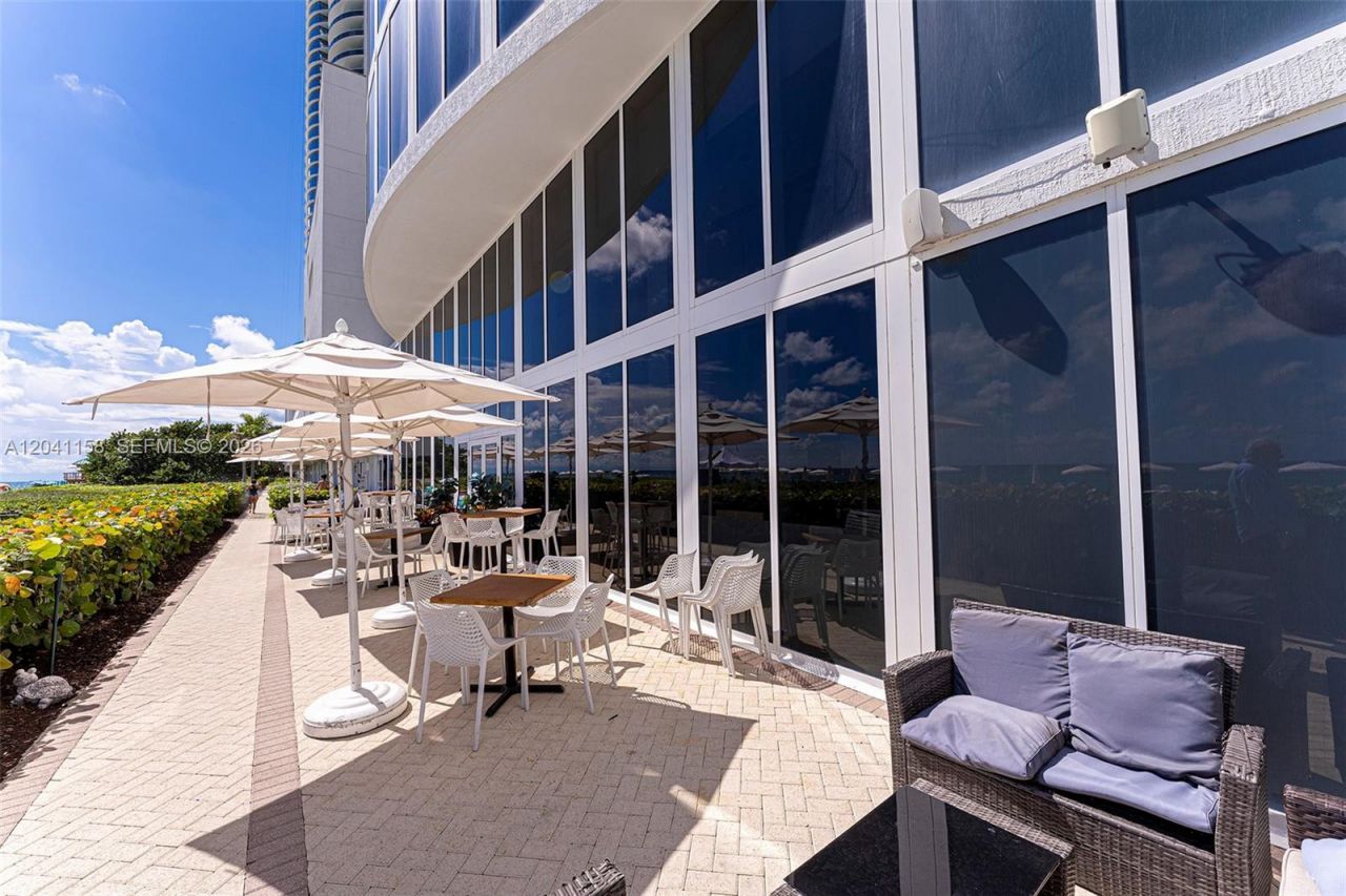 15901 Collins Ave , Unit 2805, Sunny Isles Beach, FL 33160 Photo