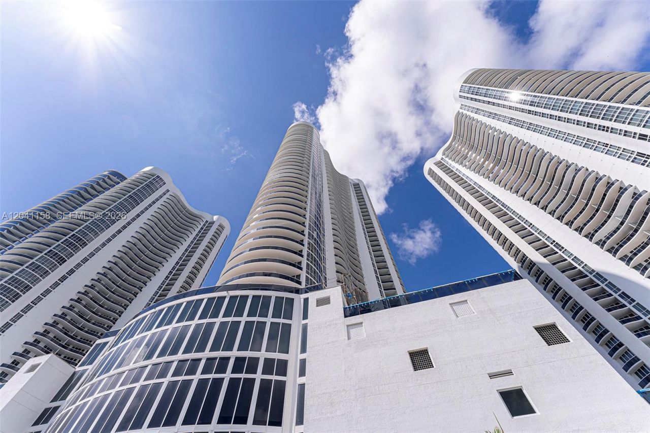 15901 Collins Ave , Unit 2805, Sunny Isles Beach, FL 33160 Photo