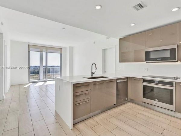 2000 S Metropica Way , Unit 907, Sunrise, FL 33323