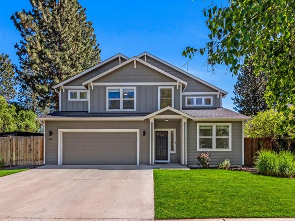1641 W Hill Avenue, Sisters, OR 97759