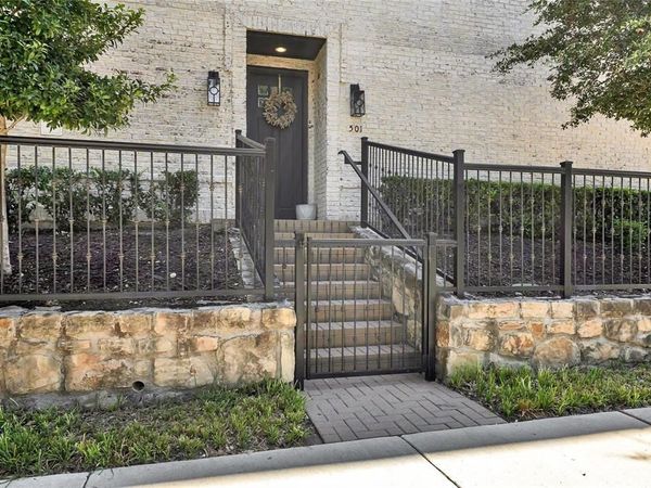 7333 Valley View Lane , Unit 501, Dallas, TX 75240