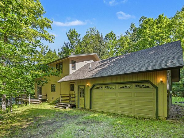 1070 S Silver Place, Indian River, MI 49749