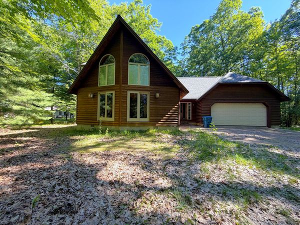 107 Teaberry Lane, Houghton Lake, MI 48629