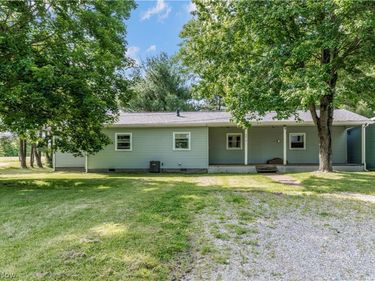 4659 State Route 39 NE, New Philadelphia, OH 44663