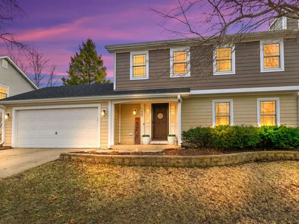 1809 CAMBRIDGE Drive , St. Charles, IL 60174