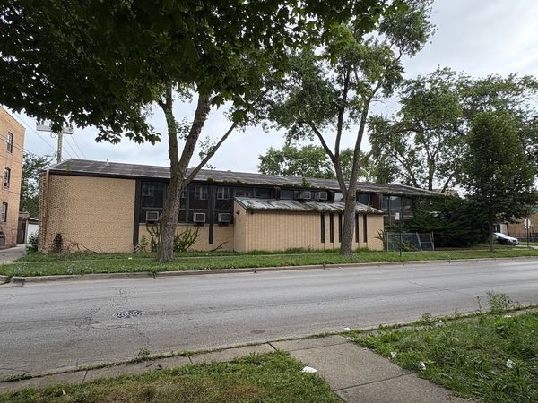 7550 S Phillips Avenue , Chicago, IL 60649