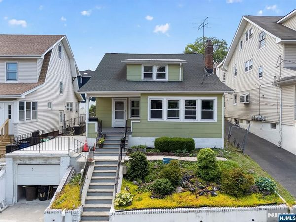 41 Berkeley Place, BLOOMFIELD, NJ 07003