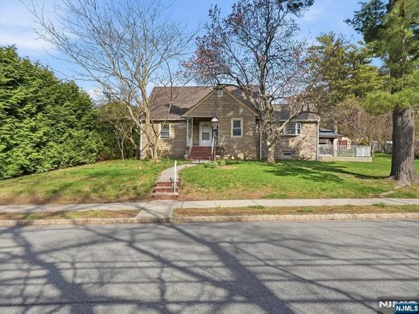 95 Sycamore Avenue, LIVINGSTON, NJ 07039