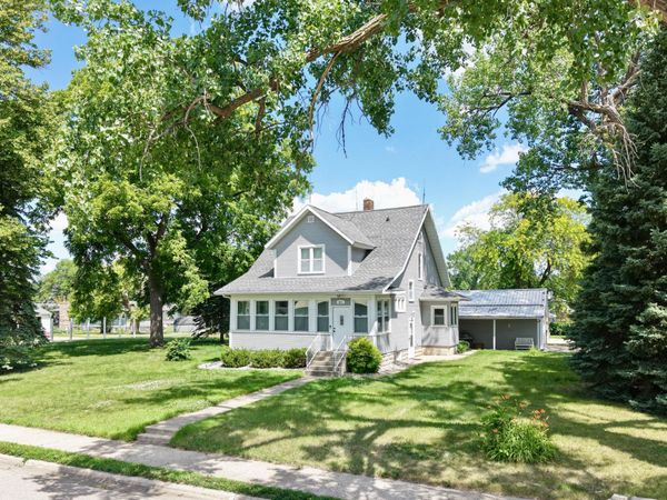 821 10th Avenue N, Saint James, MN 56081